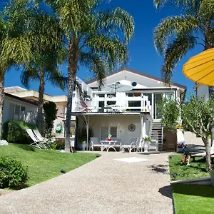 https://villa-volli-three-rooms.sicilyhotelsitaly.net